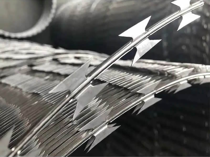 BTO-22 Stainless Steel Concertina Wire